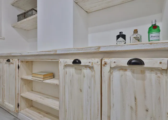 Quiet House Milano in Navigli Sleeps 4